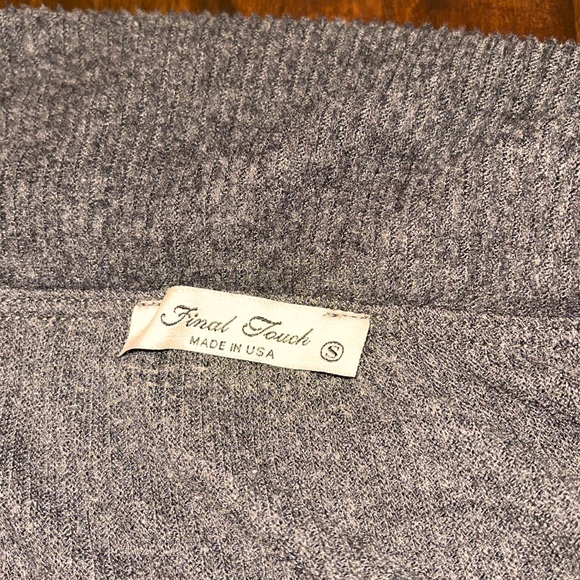 Off the shoulder top - Picture 3 of 3